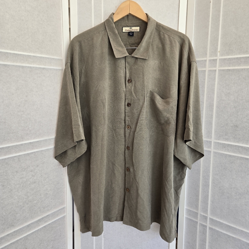 Tommy Bahama Green Button Down Embroiderd Silk Shirt Short Sleeve